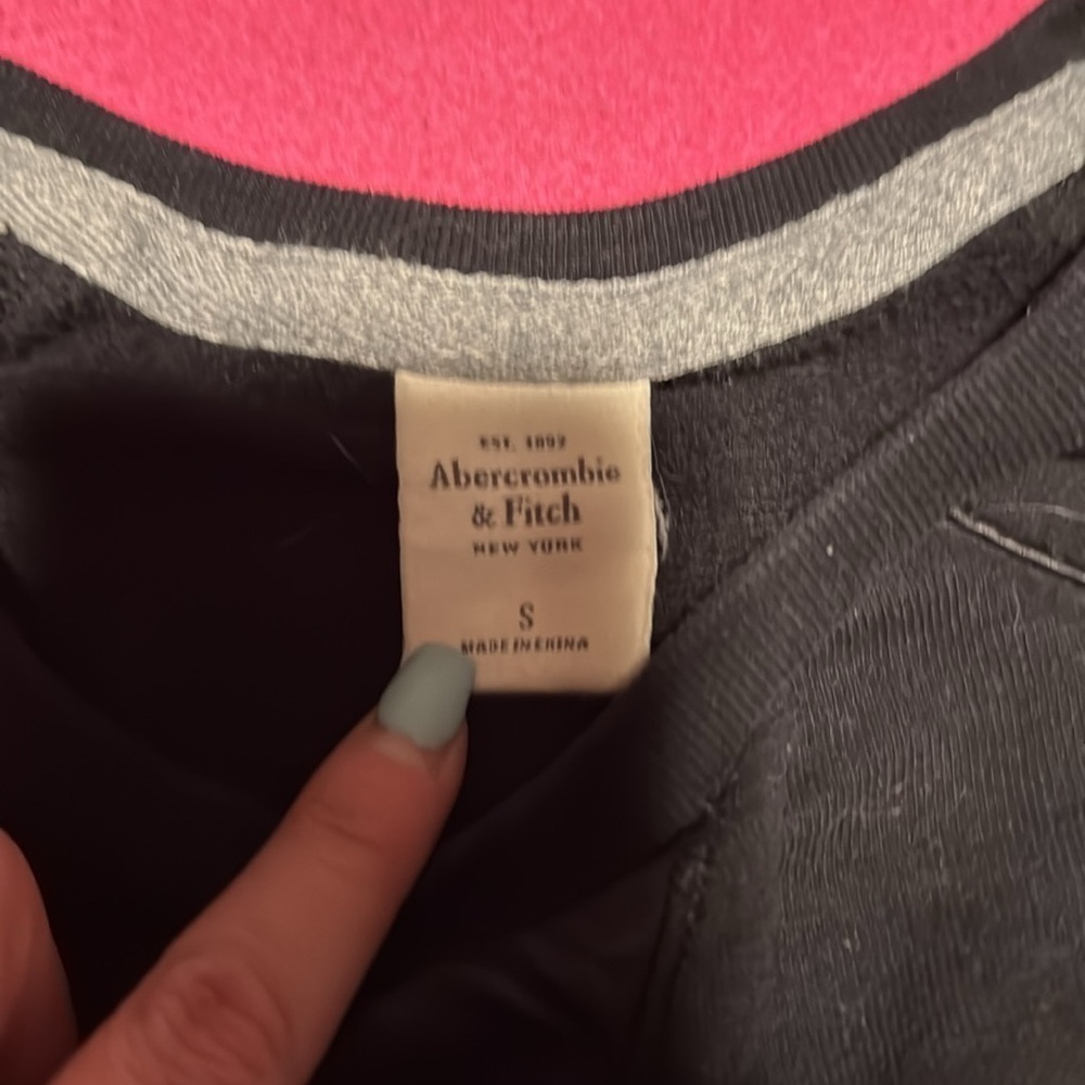 Semi cropped sweater - Picture 3 of 3